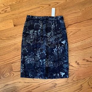 Ann Taylor’s skirt - size 4 Has tags